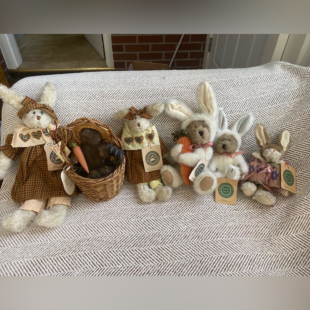 Lot of 6 Boyd’s Bear Easter Bunny Collection